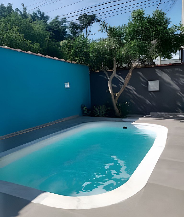 Confortavel e bem equipada com Piscina